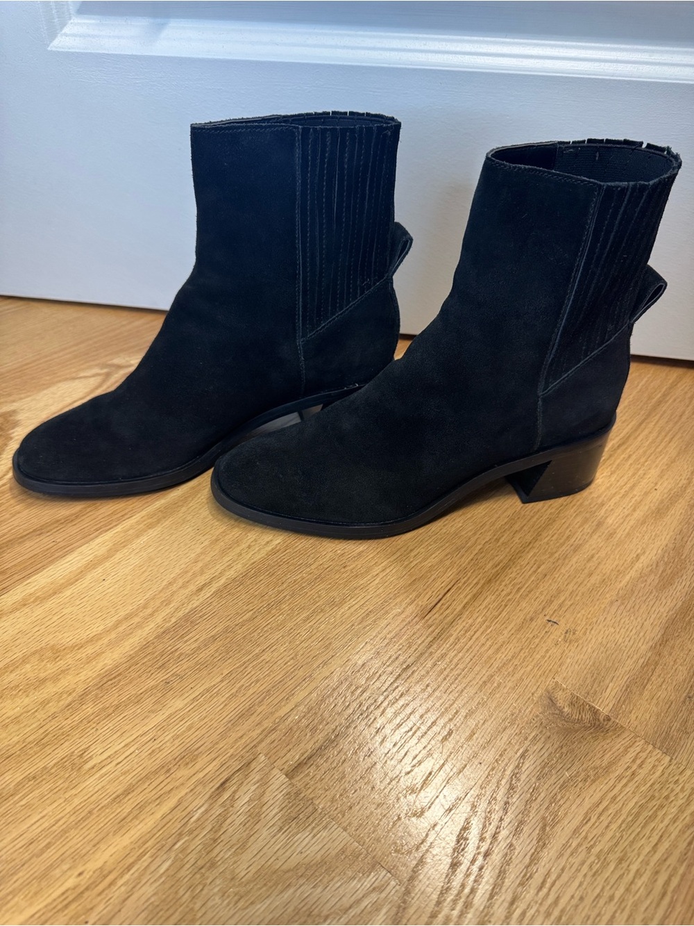 Dolce Vita Women's Layton Chelsea Booties Black Suede US 7.5